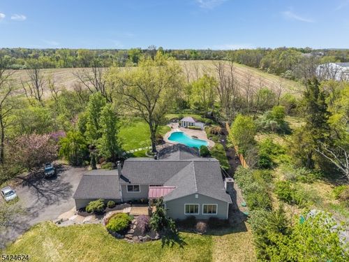 31 River Rd, Flemington, NJ, 08822-6033 | Card Image