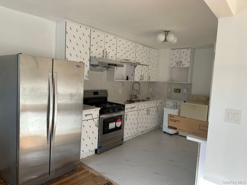 2-61 219th St, Oakland Gardens, NY, 11364-2243 | Card Image