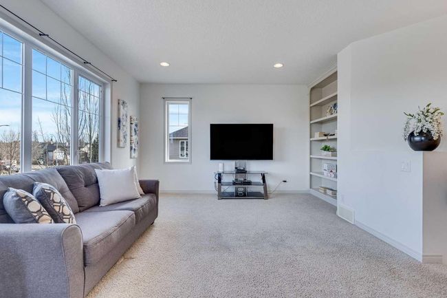 686 Chaparral Dr Se, House other with 5 bedrooms, 4 bathrooms and 4 parking in Calgary AB | Image 22