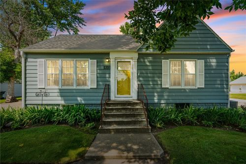 1200 34th St Ne, Cedar Rapids, IA, 52402-3532 | Card Image