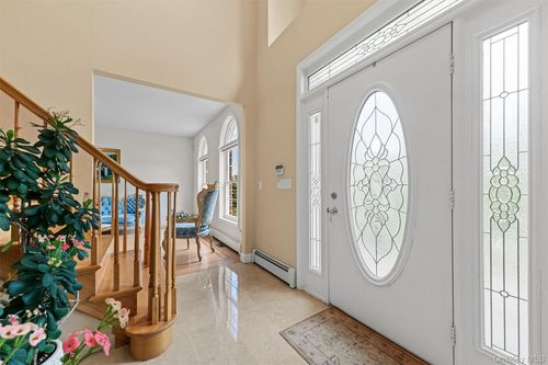 20 Goshen Rd, Chester, NY, 10918-4314 | Card Image