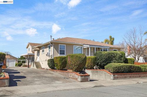 1928 Alpha Way, Antioch, CA, 94509-2618 | Card Image