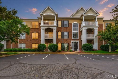 100-13115 Mill Crossing Ct, Creve Coeur, MO, 63141-6190 | Card Image