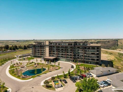 220-102 Scenic Drive N, Lethbridge, AB, T1H5L9 | Card Image
