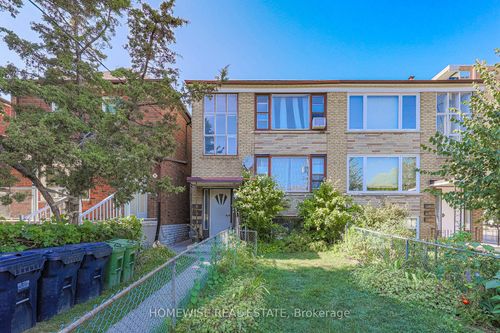 4 Lanark Ave, York, ON, M6C2B3 | Card Image