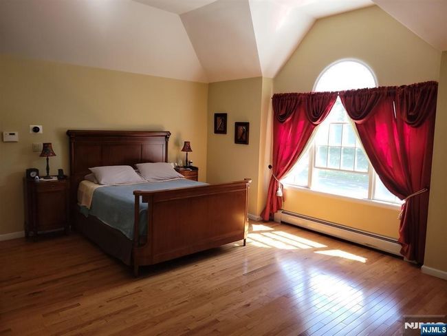 243 Paramus Rd, House other with 5 bedrooms, 3 bathrooms and null parking in Paramus NJ | Image 8