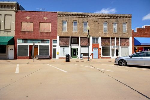 17 N Main St, Caldwell, KS, 67022-1529 | Card Image