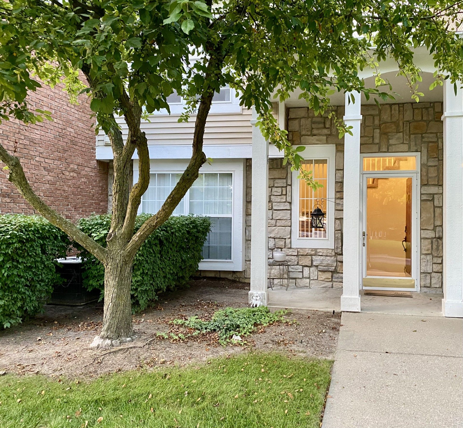 Shetland Ct, Shelby Township, MI 48316