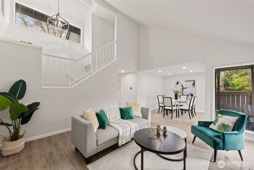 1606 159th Pl Ne, Bellevue, WA, 98008-2700 | Card Image