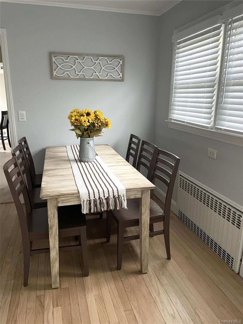 310 Old Shipyard Ln, Southold, NY, 11971-1524 | Card Image