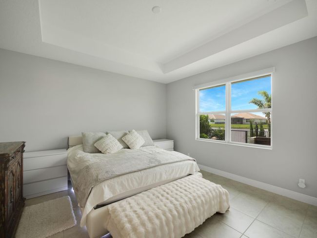 12578 Sw Sunrise Lake Ter, House other with 3 bedrooms, 3 bathrooms and null parking in Port St. Lucie FL | Image 9