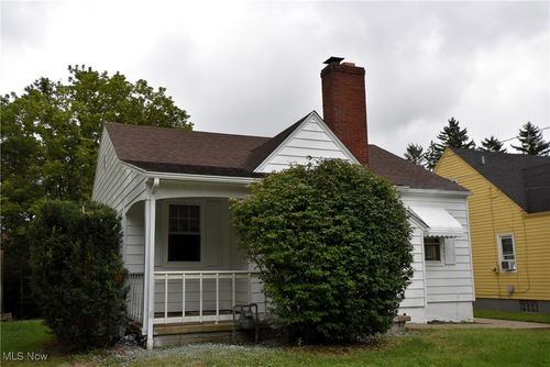 105 S Hazelwood Ave, Youngstown, OH, 44509-2718 | Card Image