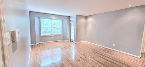 2060 Chastain Park Ct Ne, Atlanta, GA, 30342-3245 | Card Image