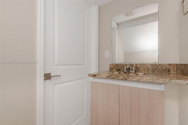 813 Nw 3 Rd Ave, Townhouse with 3 bedrooms, 3 bathrooms and null parking in Fort Lauderdale FL | Image 11