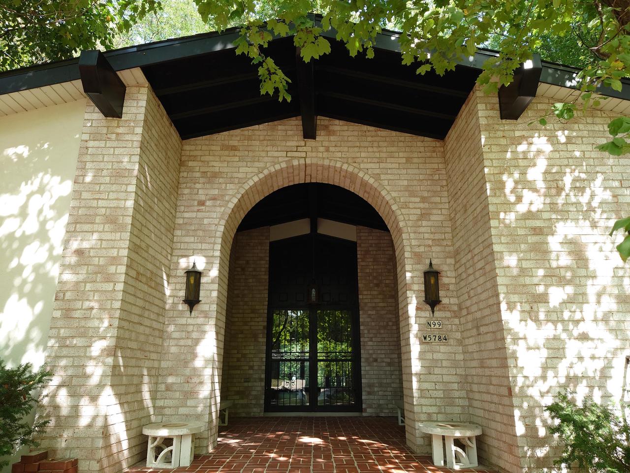Oxford Dr, Cedarburg, WI 53012