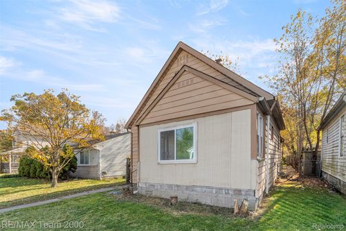 334 E Milton Ave, Hazel Park, MI, 48030-2574 | Card Image