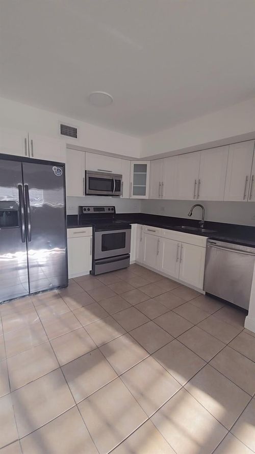 1015-3700 N 56th Ave, Hollywood, FL, 33021-2282 | Card Image