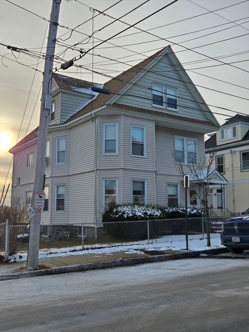 161 Garland St, Everett, MA, 02149-5068 | Card Image