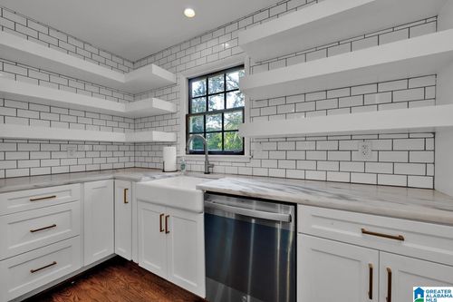 301 Mountain Dr, TRUSSVILLE, AL, 35173-1017 | Card Image