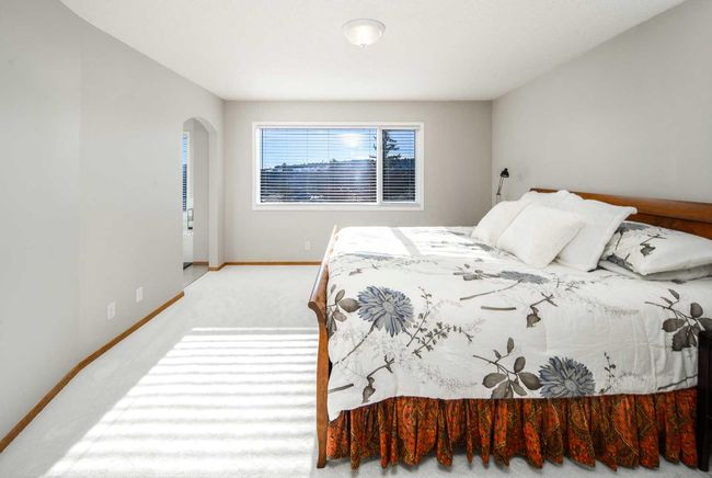 27 Hampstead Grove Nw, Home with 4 bedrooms, 2 bathrooms and 4 parking in Calgary AB | Image 24
