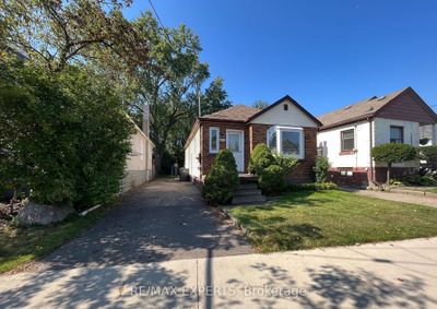 1062 Alexandra Ave, House other with 2 bedrooms, 1 bathrooms and 4 parking in Mississauga ON | Image 2