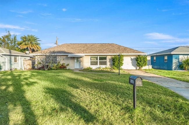 Front of Residence | Image 24