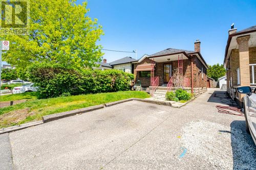 63 Chamberlain Ave, York, ON, M6E4J9 | Card Image