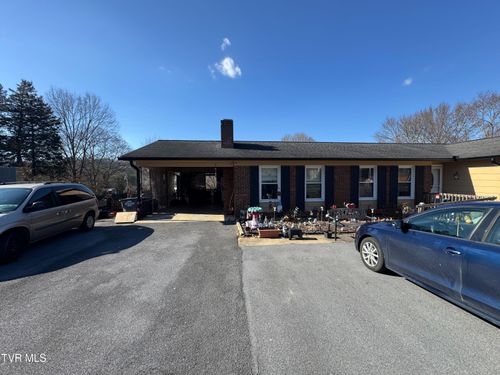 928 Sir Echo Dr, Kingsport, TN, 37663-2770 | Card Image