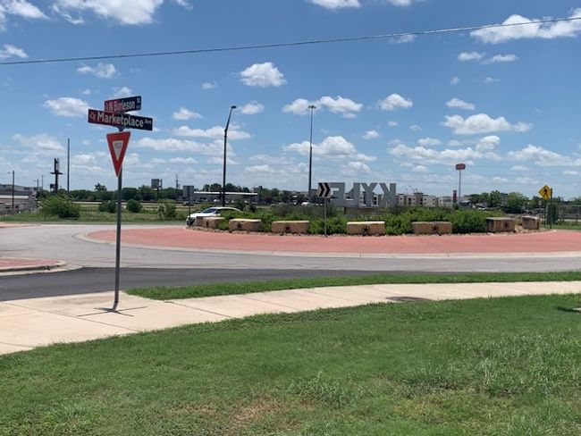 Marketplace & Burleson intersection | Image 30