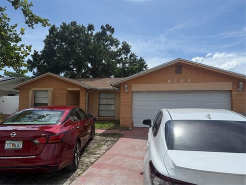 9705 Kingsburgh Ct, TAMPA, FL, 33615-1939 | Card Image