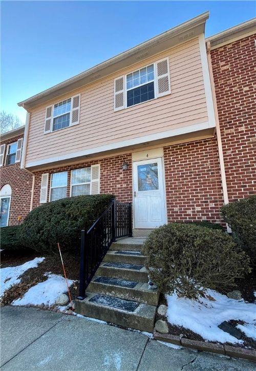 504-4 Governors Hill Hill, West Warwick, RI, 02893 | Card Image