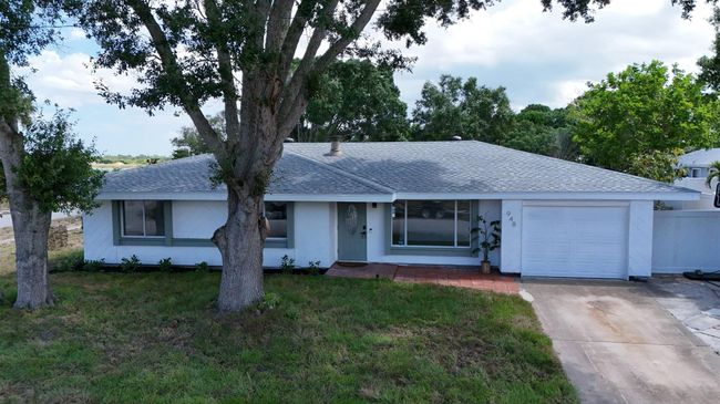 948 Canal Cir, House other with 3 bedrooms, 2 bathrooms and null parking in Sebastian FL | Image 22