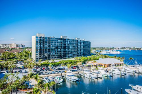 735-120 Lakeshore Dr, North Palm Beach, FL, 33408-3604 | Card Image