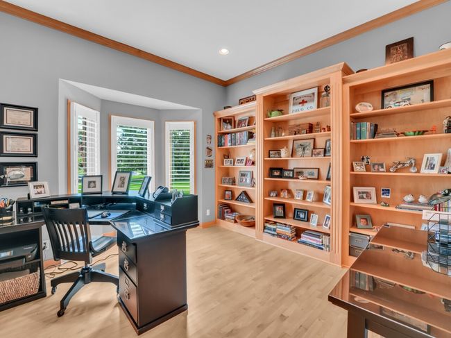 8 Lake Pointe Cir, House other with 5 bedrooms, 3 bathrooms and null parking in Wind Point WI | Image 7