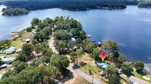 834 Paradise Island Dr, Defuniak Springs, FL, 32433-7075 | Card Image