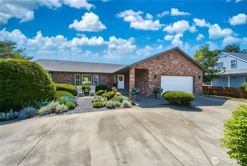 860 Se Sentry Dr, College Place, WA, 99324-4003 | Card Image
