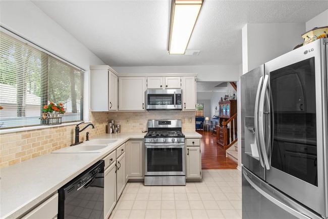 Kitchen updated in 2017 and meticulously maintained. | Image 10