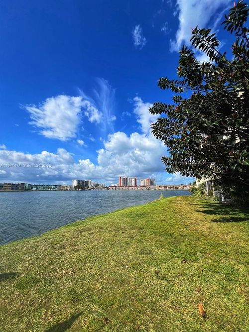 3-1670 Ne 191st St, North Miami Beach, FL, 33179-4101 | Card Image