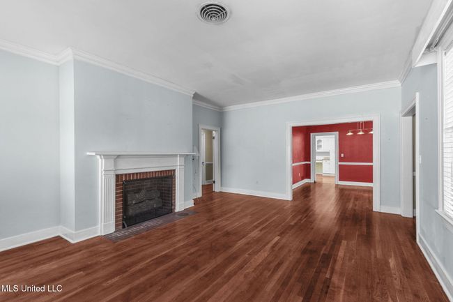 13-web-or-mls-3821 Montrose-12 | Image 8