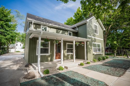 620 S Lansing St, Mt Pleasant, MI, 48858-2635 | Card Image