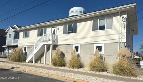130 Lafayette Ave, Seaside Park, NJ, 08752-1123 | Card Image