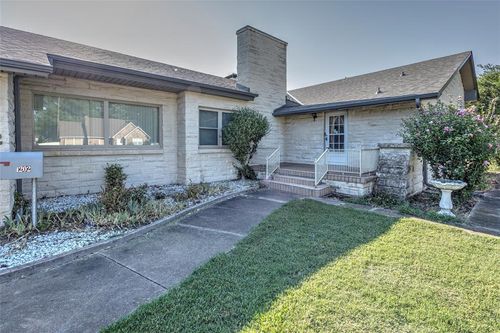 1202 N Grand Blvd, Duncan, OK, 73533-3738 | Card Image