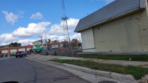 21243 Grand River Ave, Detroit, MI, 48219-3822 | Card Image