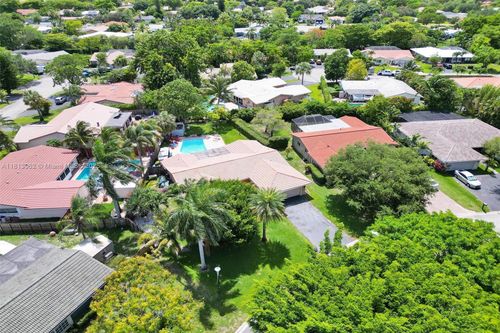 8438 Nw 26th Dr, Coral Springs, FL, 33065-5360 | Card Image