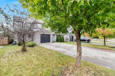 43 Law Dr, House other with 3 bedrooms, 3 bathrooms and 5 parking in Guelph ON | Image 2