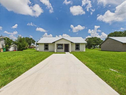910 Nw 5th St, Okeechobee, FL, 34972-2402 | Card Image