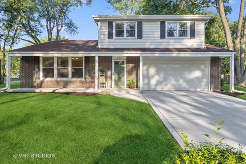 353 Berry Dr, Naperville, IL, 60540-5101 | Card Image