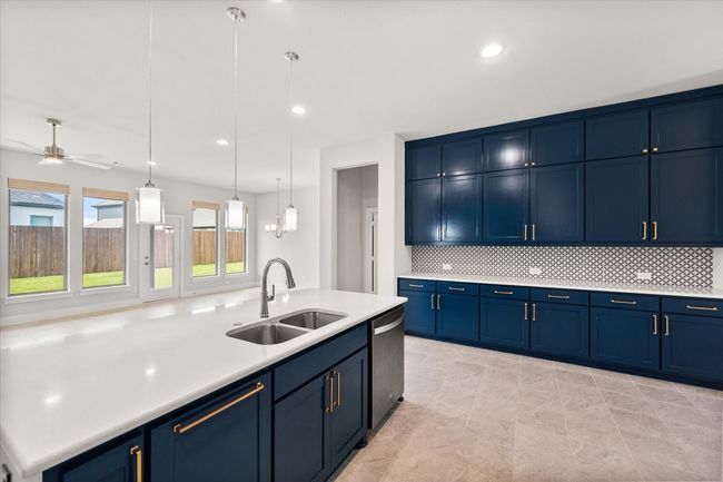 806 Monza Dr, House other with 4 bedrooms, 3 bathrooms and null parking in Midlothian TX | Image 12