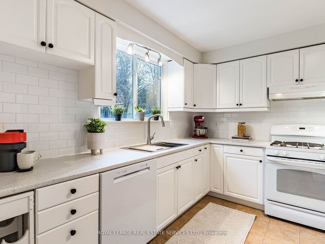 47 Trotters Lane, House other with 4 bedrooms, 3 bathrooms and 4 parking in Brampton ON | Image 14