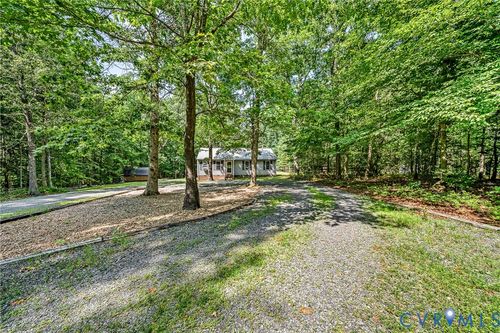 8950 Piney Branch Ln, Providence Forge, VA, 23140-3315 | Card Image